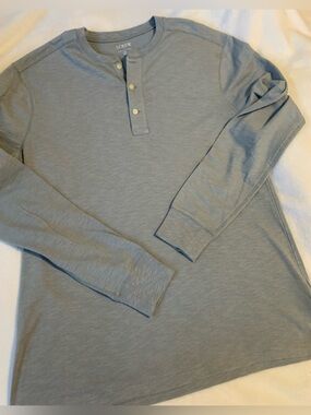 J CREW men’s size large blueish grey 100% cotton Henley shirt NWOT